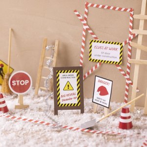 Die Weihnachtsmann-Tür - Im Bau - DIY-Bausatz Die Weihnachtsmann-Tür - Im Bau - DIY-Bausatz