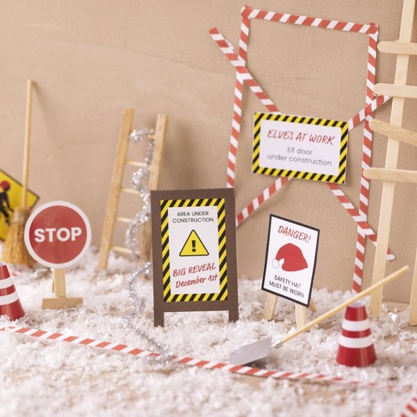Die Weihnachtsmann-Tür - Im Bau - DIY-Bausatz Die Weihnachtsmann-Tür - Im Bau - DIY-Bausatz