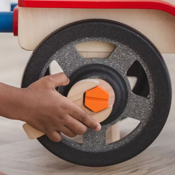 Spielzeugauto - Der Traum eines Mechanikers Spielzeugauto - Der Traum eines Mechanikers