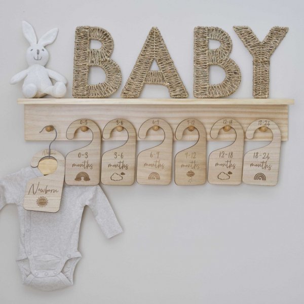 Kleiderbgel aus Holz - Milestone Baby