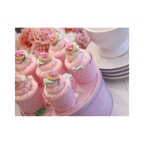 Stabile Muffinformen - Babyrosa mit weißen Punkten - 25er-Packung Stabile Muffinformen - Babyrosa mit weißen Punkten - 25er-Packung