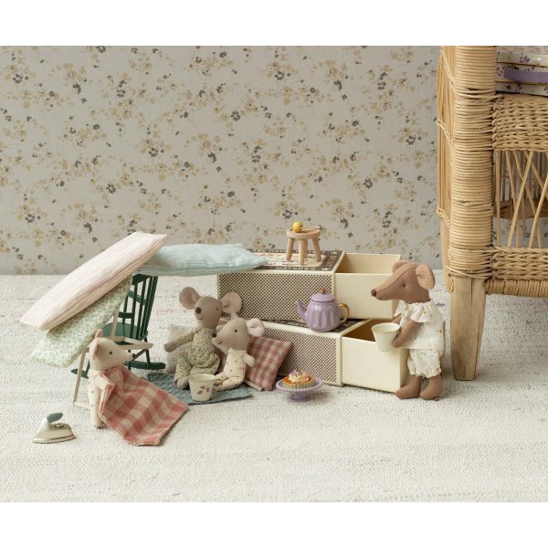 Gro�e Schwestermaus in Schachtel/Streichholzschachtel