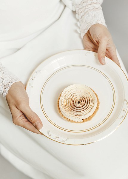 Pappteller mit Ornamenten - Weiß - 23 cm Pappteller mit Ornamenten - Weiß - 23 cm