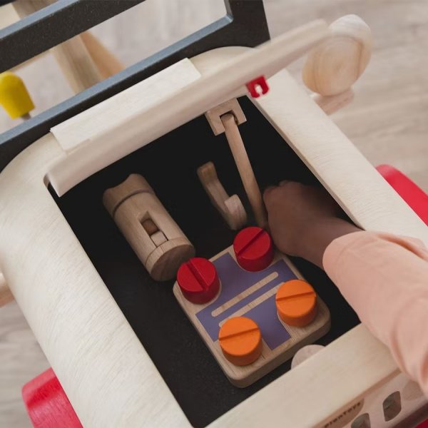Spielzeugauto - Der Traum eines Mechanikers Spielzeugauto - Der Traum eines Mechanikers