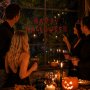 Blutrote Fledermausbuchstaben aus Gelee zur Fensterdekoration - Frohes Halloween! Blutrote Fledermausbuchstaben aus Gelee zur Fensterdekoration - Frohes Halloween!