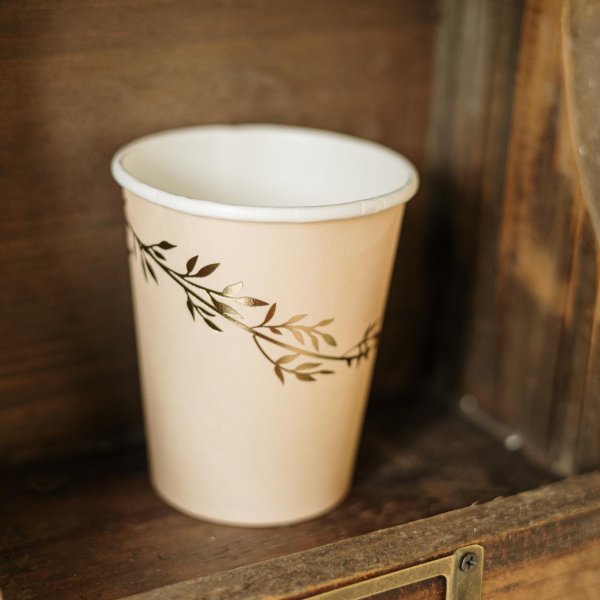 Pappbecher mit Blumenmuster - 8er-Packung Pappbecher mit Blumenmuster - 8er-Packung