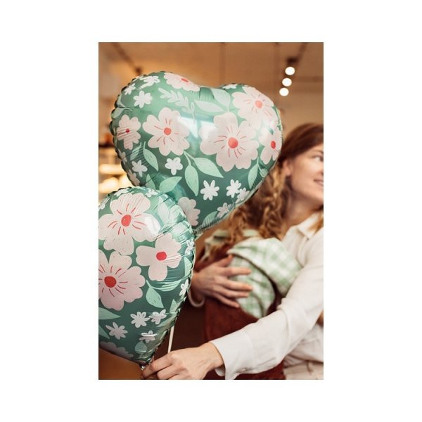 Herz aus Folienballon mit Blumen Herz aus Folienballon mit Blumen
