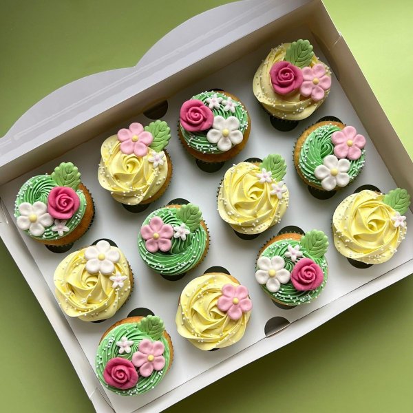 Funcakes Blatt-Zuckerdekoration, 12 Stück Funcakes Blatt-Zuckerdekoration, 12 Stück