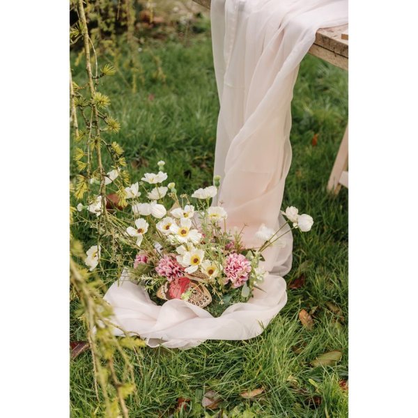 Künstlicher Blumenstrauß - 55 cm Künstlicher Blumenstrauß - 55 cm